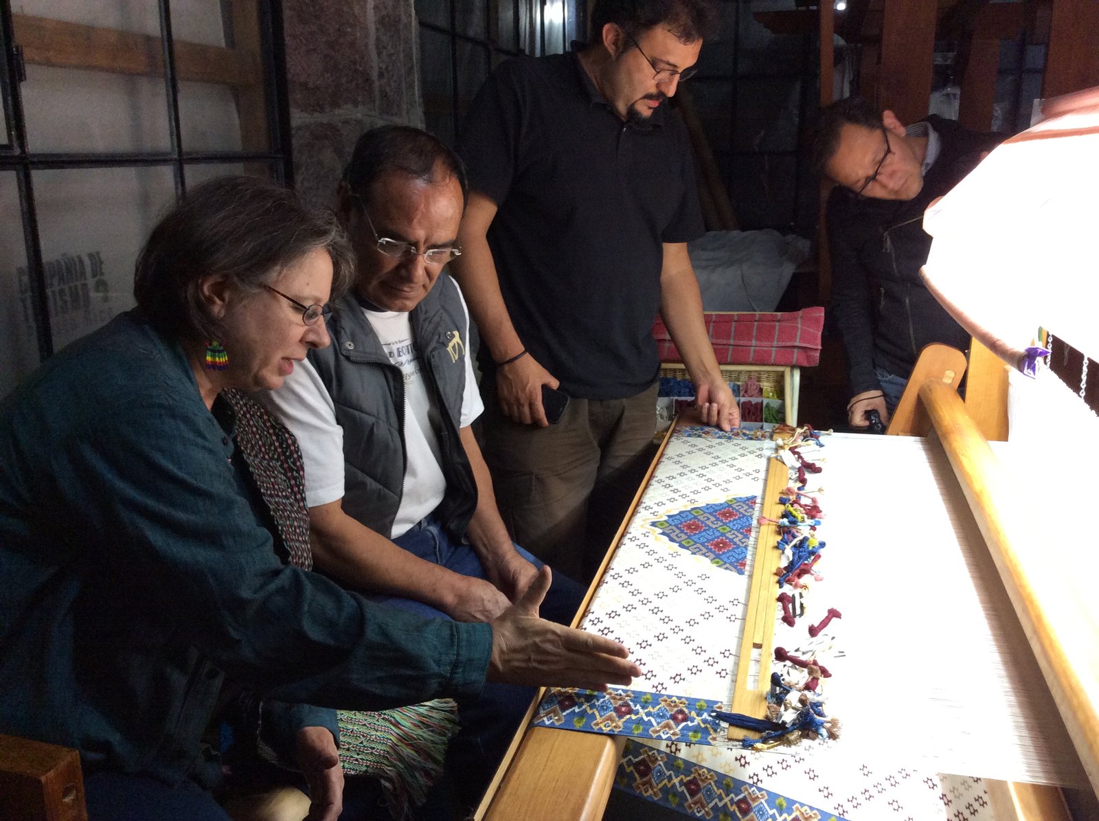 Visita al taller de telares de pedal del maestro en sarapes saltilleros Efrén Modesto Nava, de Gualupita, Estado de México Visita al taller de telares de pedal del maestro en sarapes saltilleros Efrén Modesto Nava, de Gualupita, Estado de México