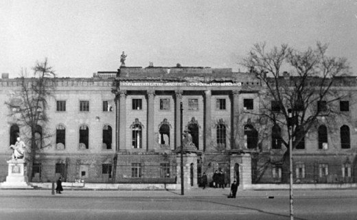 1935